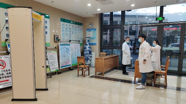 測(cè)溫安檢門